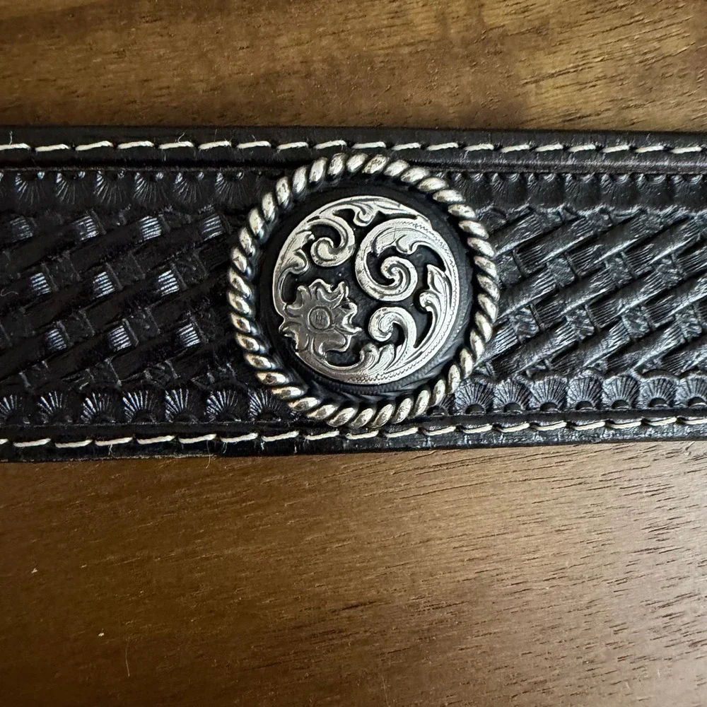 Justin Belt 32 Men Black Leather Basketweave Western Concho Silver Buckle USA